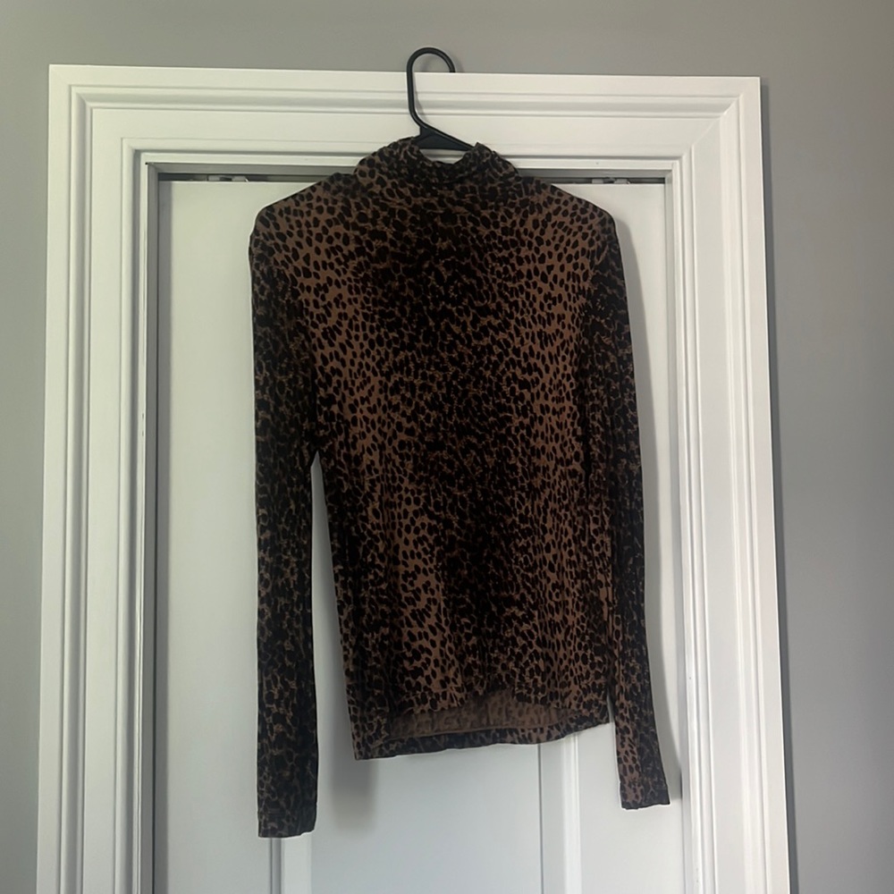 Leopard turtleneck